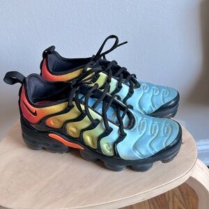 Nike Women’s Air Vapormax Tropical Sunset Size 8